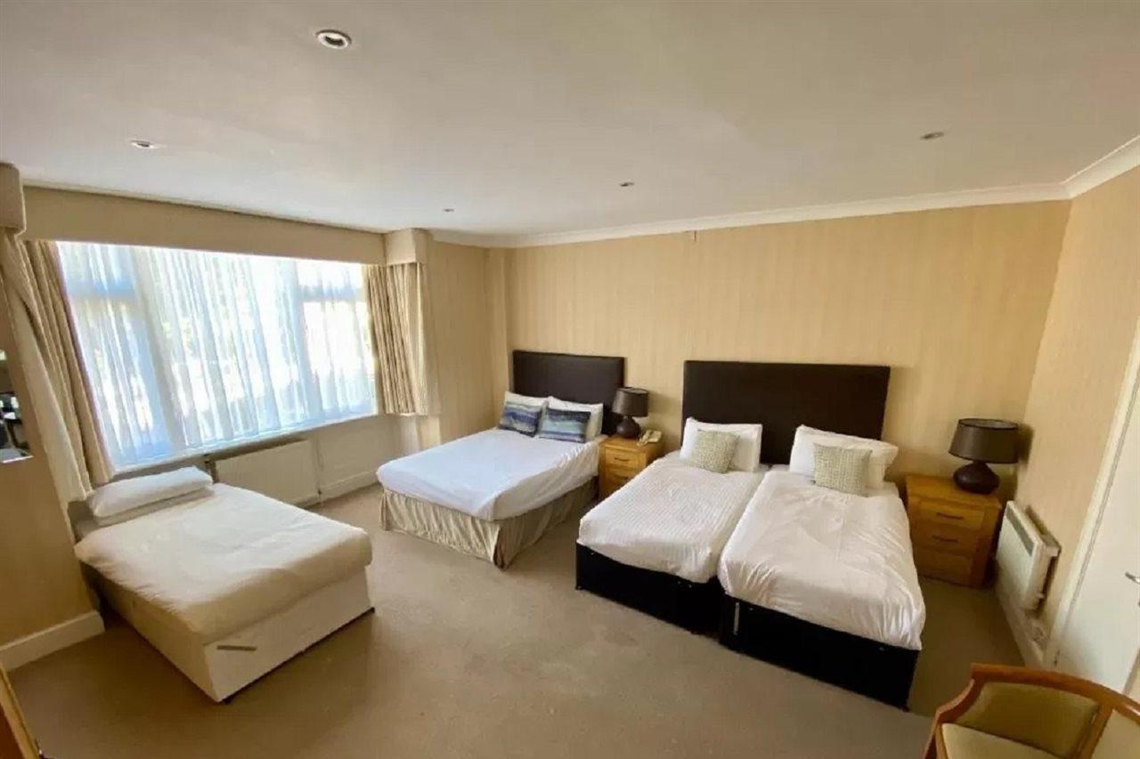 בורנמות' Hinton Firs Hotel מראה חיצוני תמונה