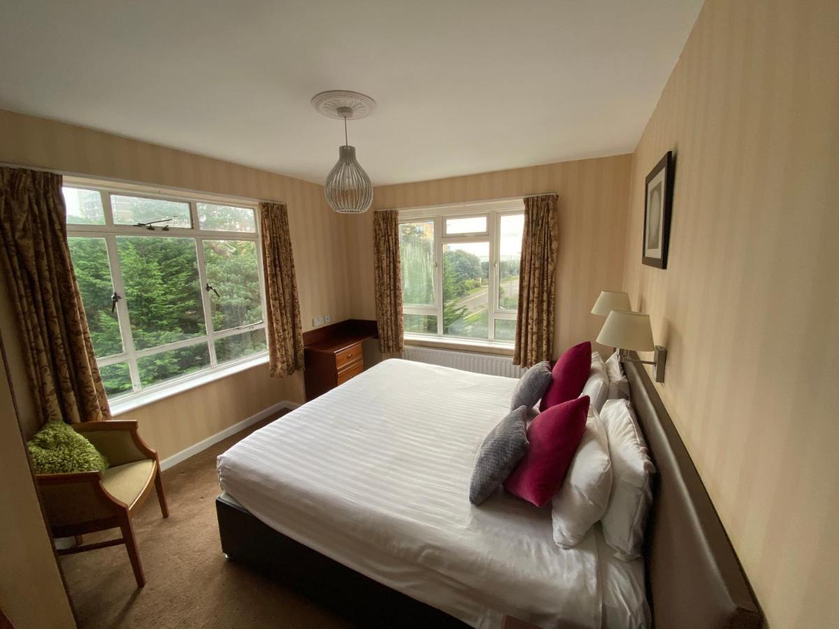 בורנמות' Hinton Firs Hotel מראה חיצוני תמונה