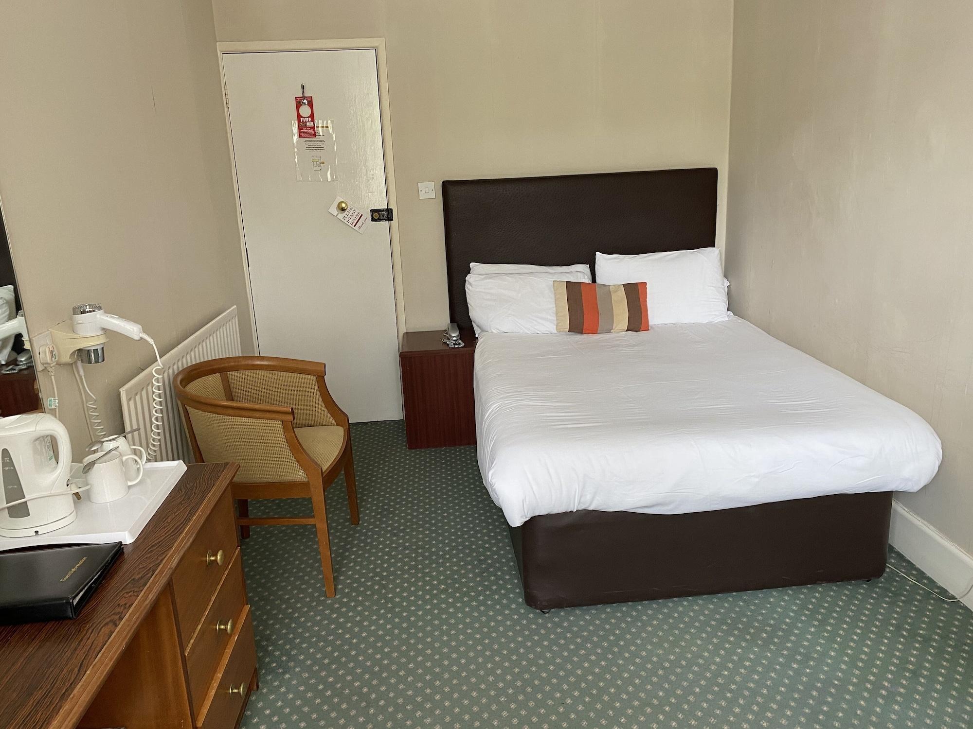 בורנמות' Hinton Firs Hotel מראה חיצוני תמונה