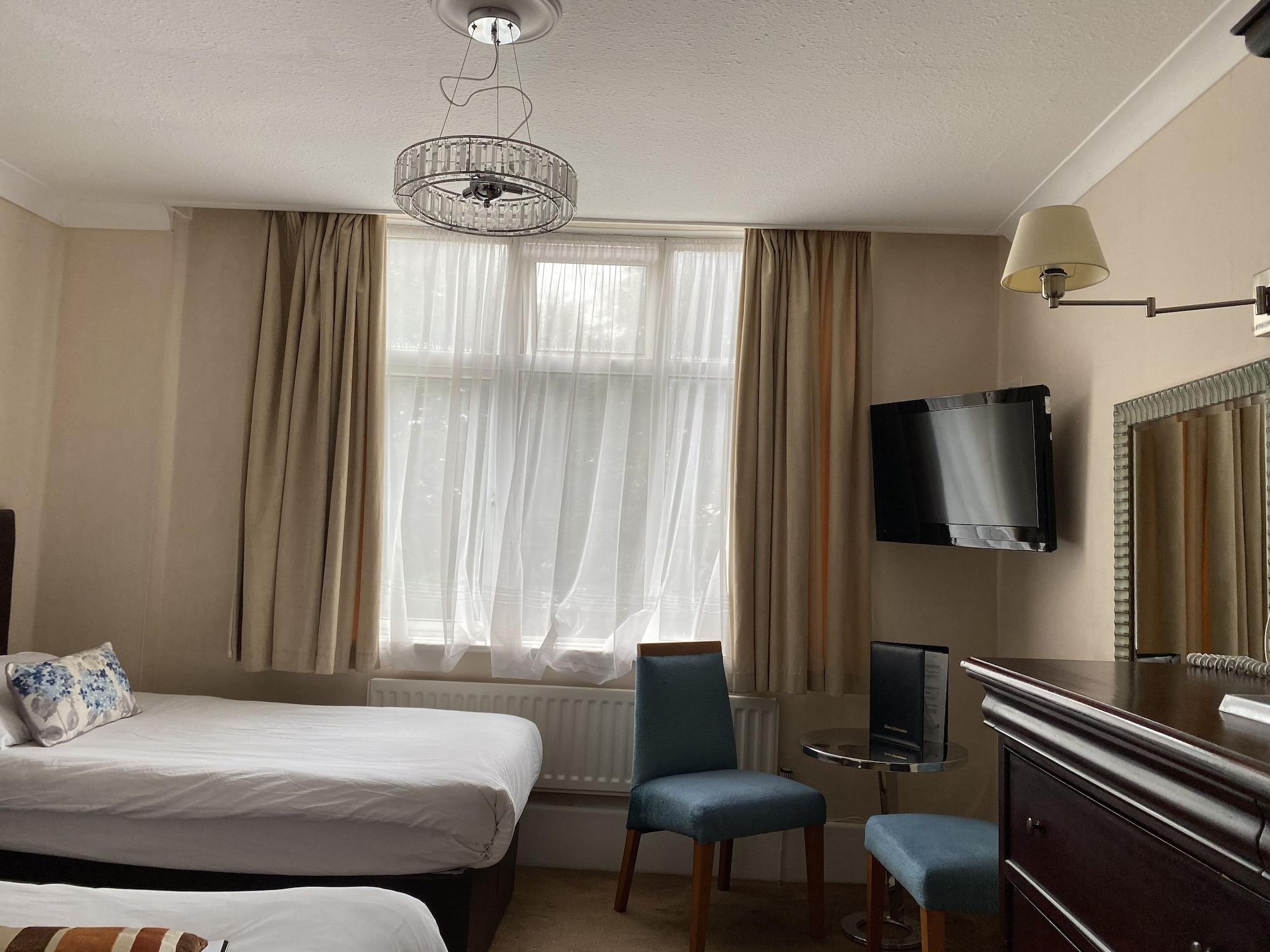 בורנמות' Hinton Firs Hotel מראה חיצוני תמונה