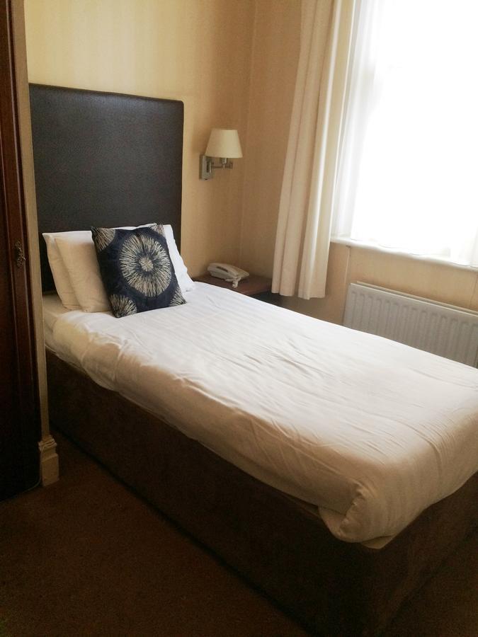 בורנמות' Hinton Firs Hotel מראה חיצוני תמונה